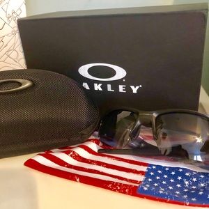 *BRAND NEW*  Oakley Flak 2.0 Sunglasses